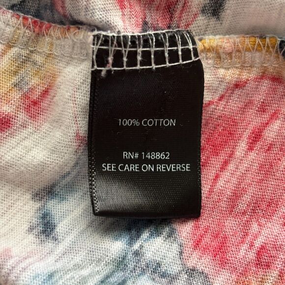 Torrid Classic Fit Tee Top Skulls Floral V-Neck Rock Punk Grunge Size 1 1X H211 - Picture 8 of 10